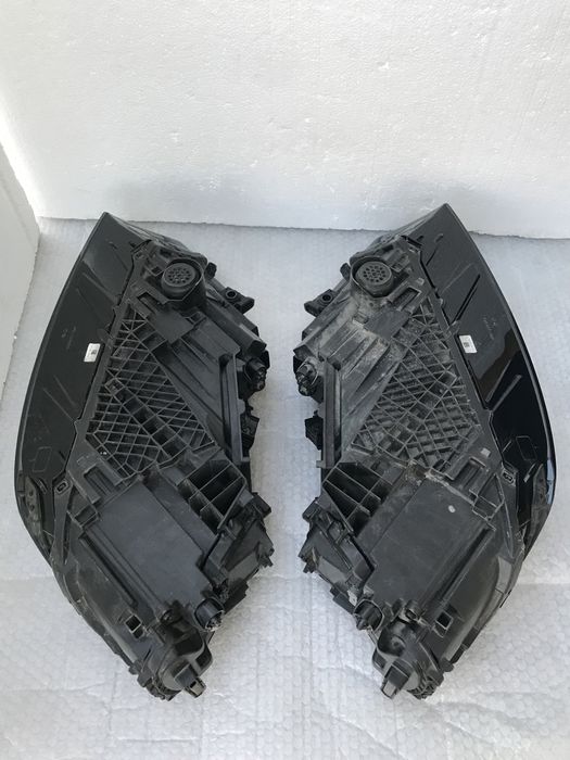 Фара Audi Q7 4M matrix права