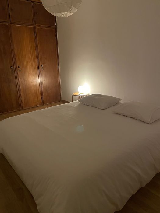 Cama e estrado como novos