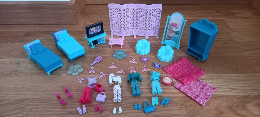 Conjunto Polly Pocket - 2 bonecas + roupas + acessórios