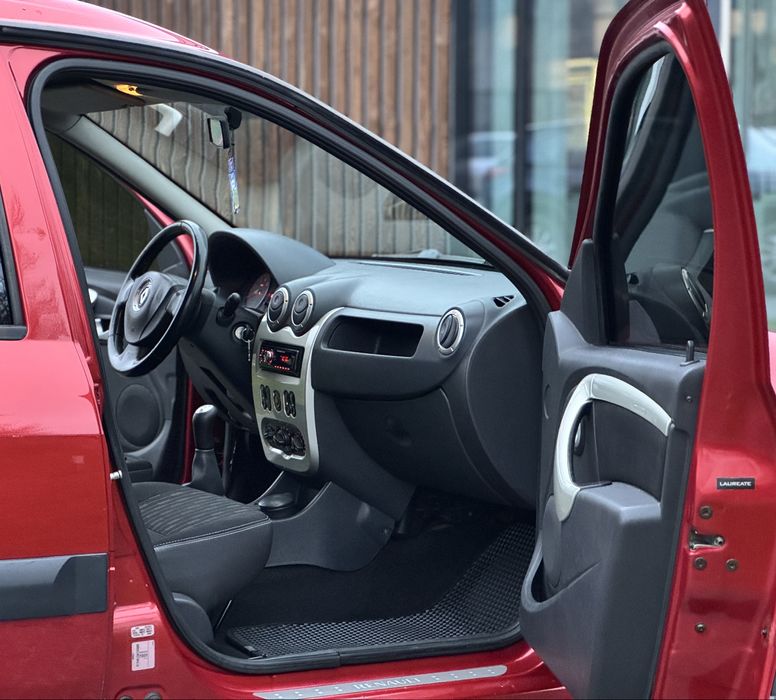 Продам Renault Logan MCV 2012