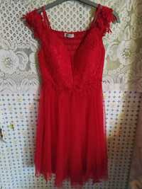 Czerwona sukienka tiulowa