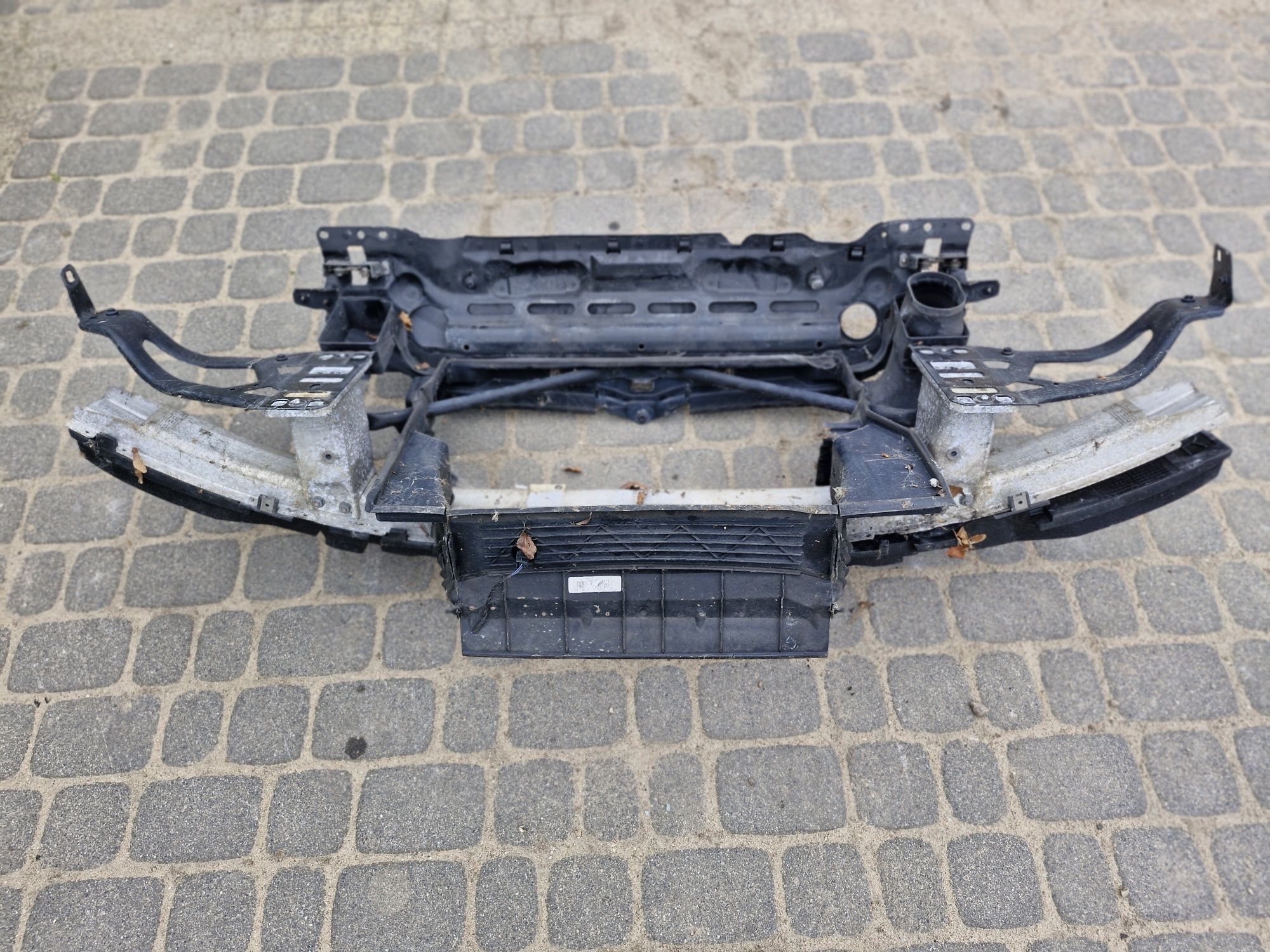 Bmw e60 / 61 520d n47d20a LCI M pakiet pas przedni , belka , strafa zg