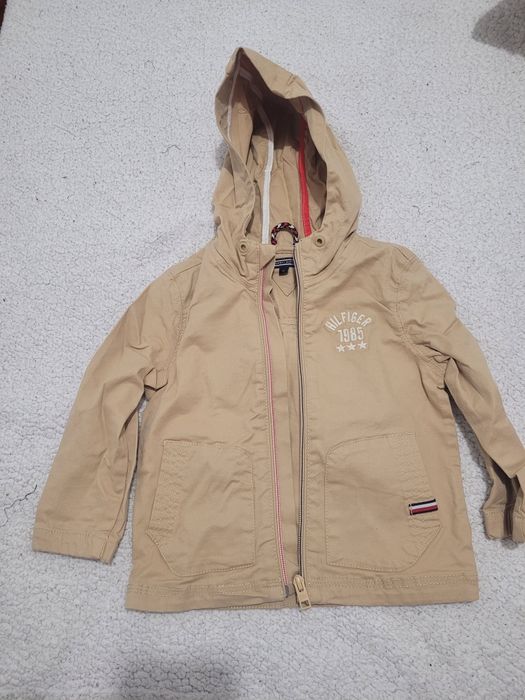 Casaco Tommy Hilfiger menino – Tamanho 92 (cerca de 2 anos)