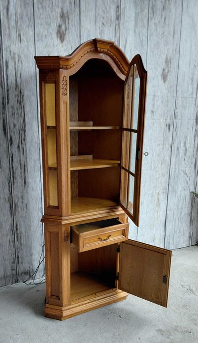 witryna narożnikowa  /  957