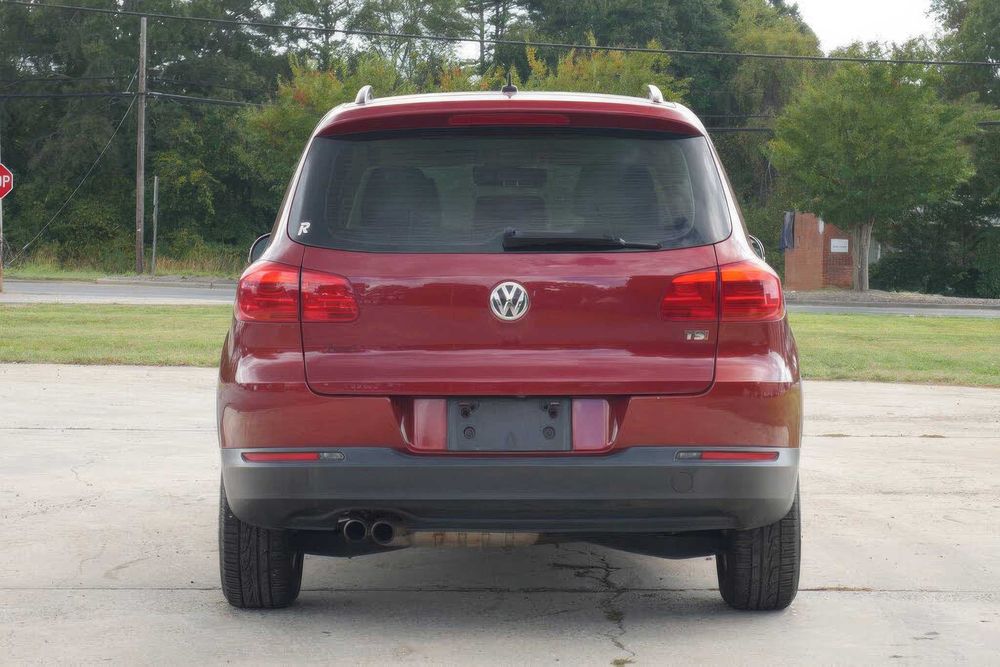 Volkswagen Tiguan SEL      2016