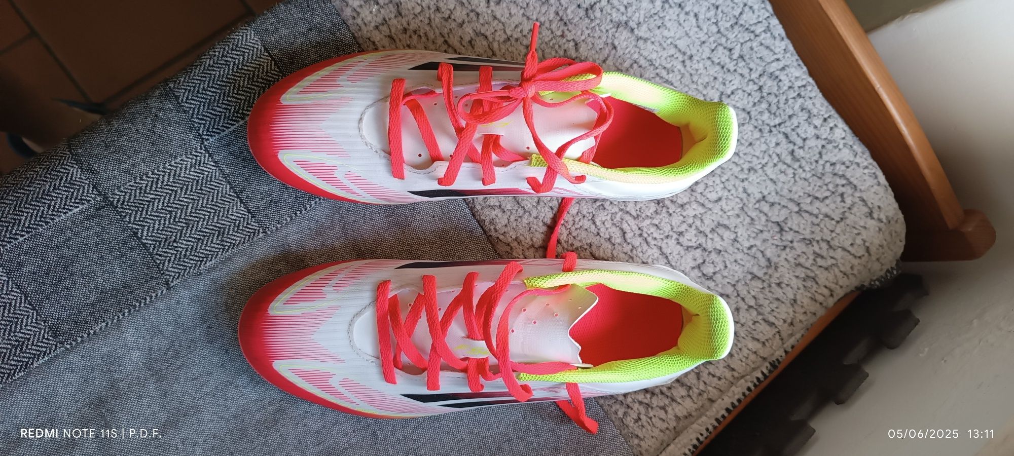 Chuteiras Adidas F50, n° 43 1/2.