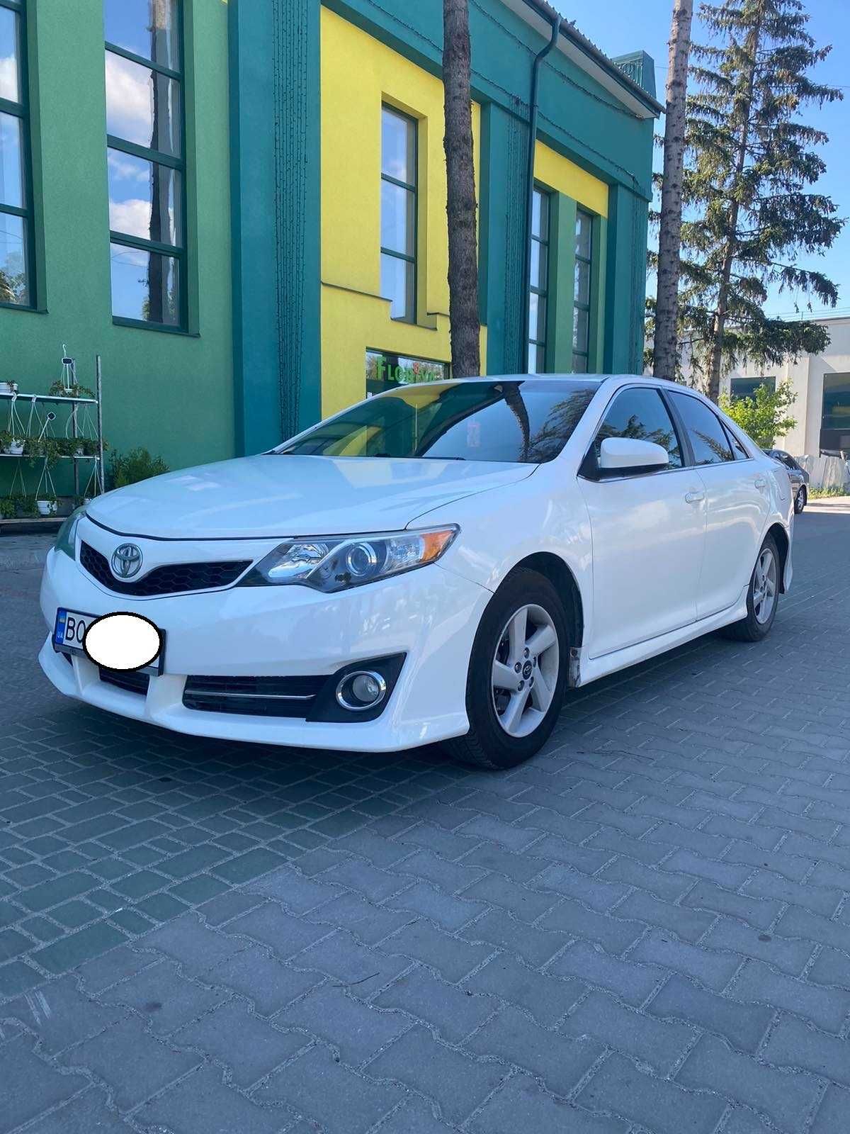 Продаж в розстрочку: Toyota Camry, Hyundai Sonata, KIA K5