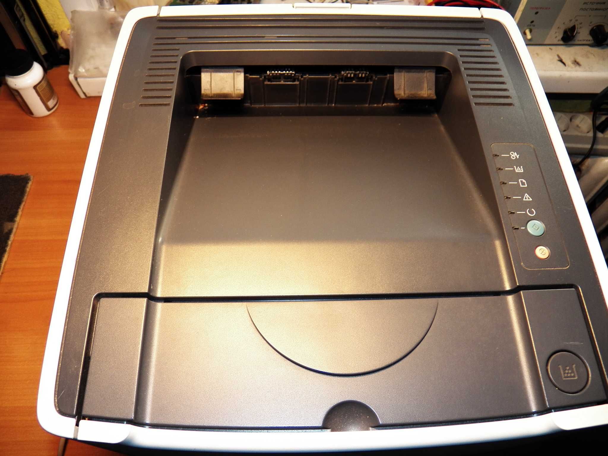Продам лазерный принтер HP LaserJet P2015dn в отличном состоянии