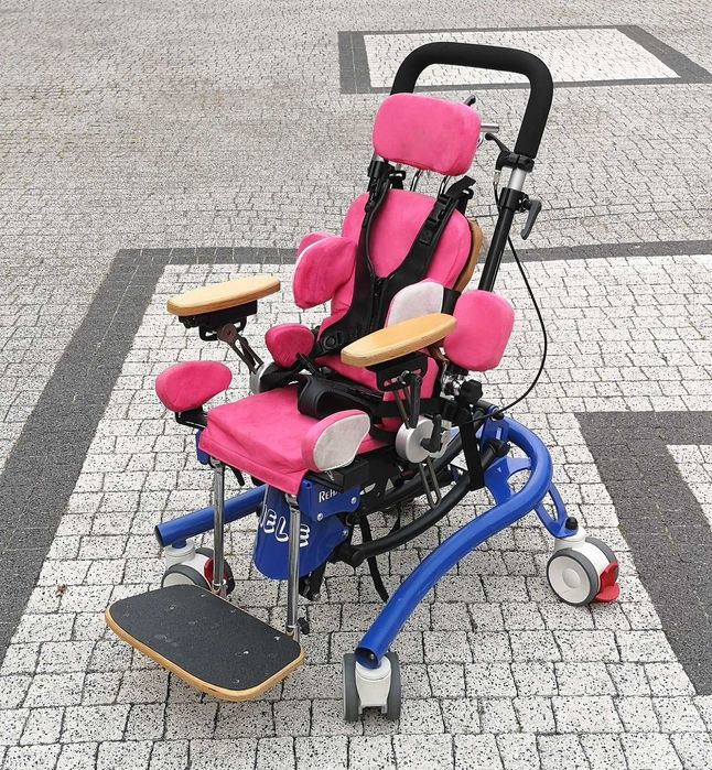 Специальное домашнее кресло для терапии детей с ДЦП RehaTec Nele
