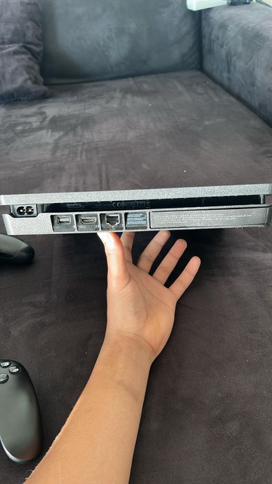 ps4, como novo + 2 comandos + 6 jogos