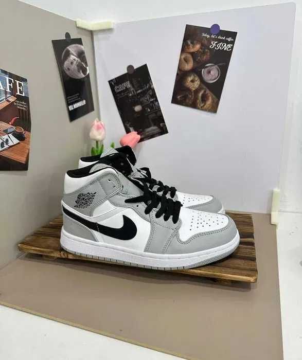 Buty damskie Trampk Jordan 1 Mid Light Smoke Grey R.39
