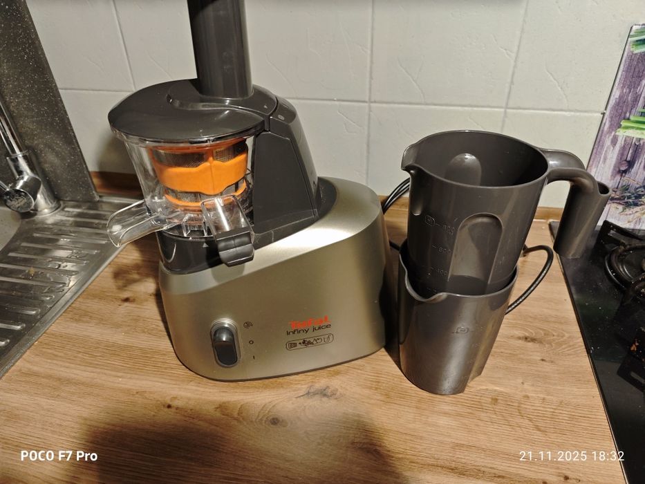 Wolnoobrotowa wyciskarka do soków Tefal
