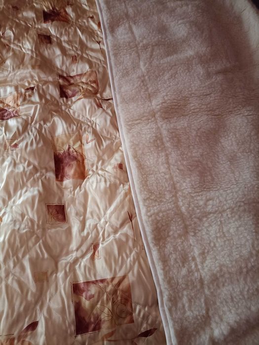 Ciepła kołdra i nakrycie na duże łóżko w jednym, z wełny merynosów