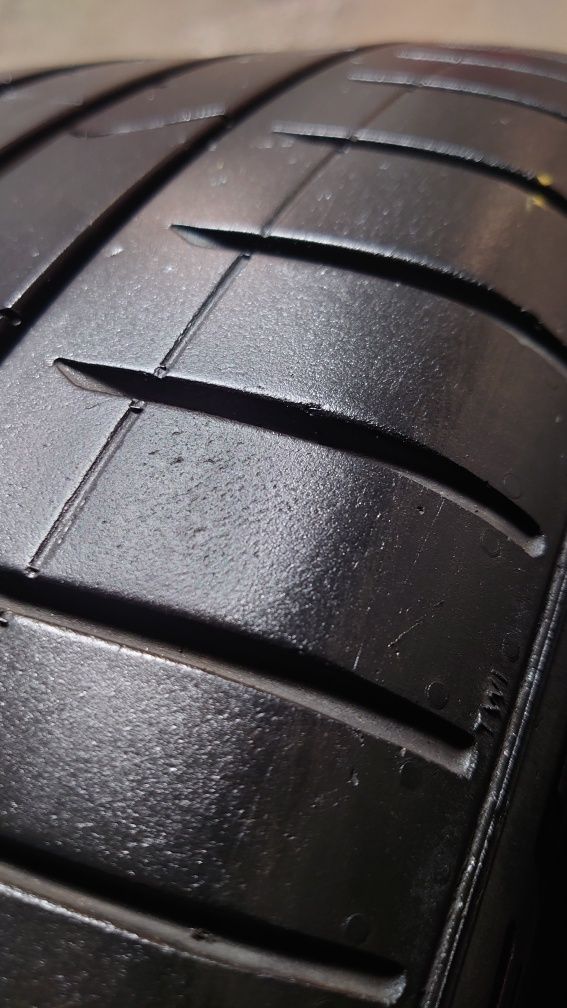 Пара летних шин Pirelli Pzero PZ4 RUNFLAT 275/40 r20 275 40 20