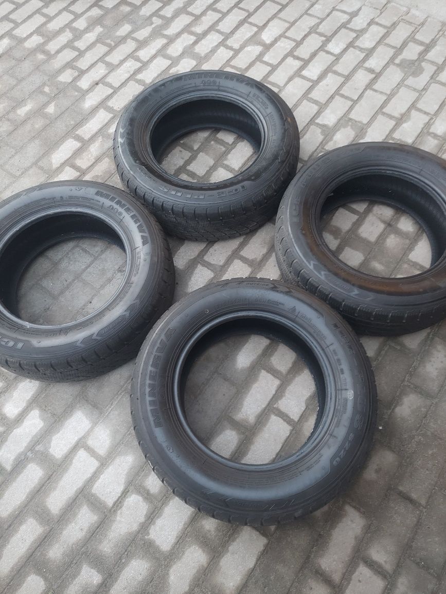 4x opony zimowe 215 65 R16 98H Minerva Ice plus S220
