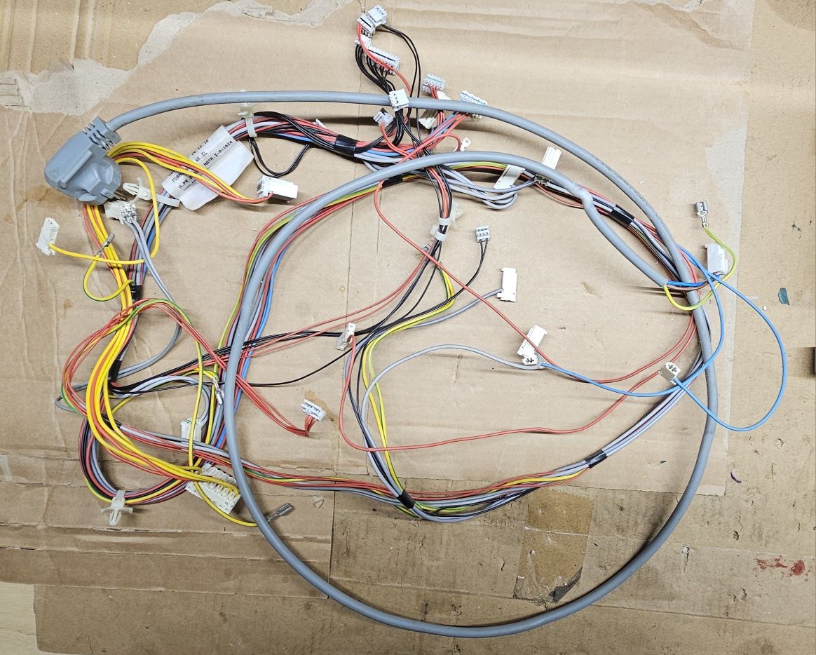Kompletna wiązka kabli wraz z kablem zasilającym do pralki Elektrolux