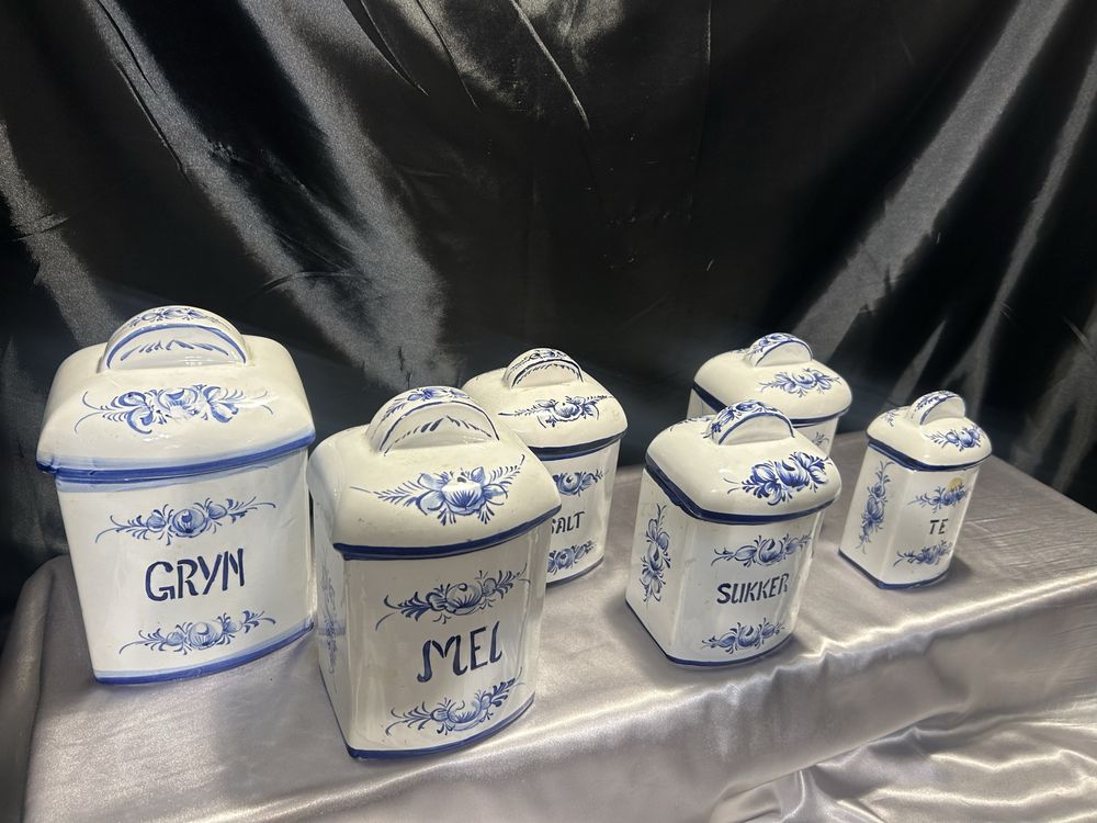 Zestaw sześciu ręcznie malowanych ceramicznych pojemników