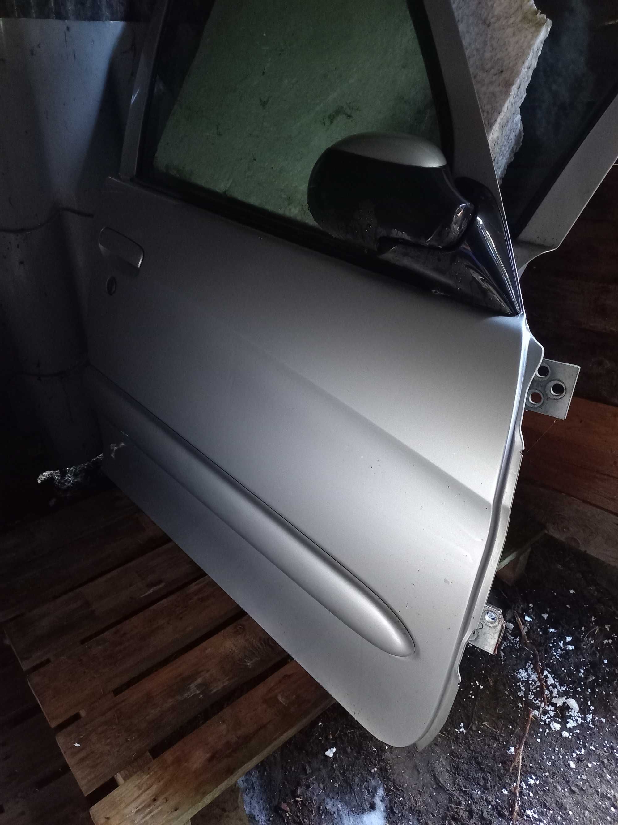 drzwi kpl Citroën Xsara Picasso..błotnik lampy tył