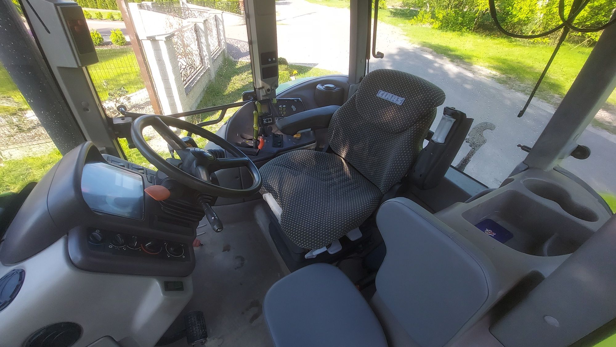 Ciągnik rolniczy Valtra T152 versu 6800 godzin super stan massey  claa