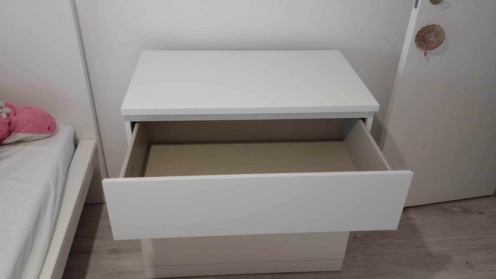 Vendo cómoda com gavetas