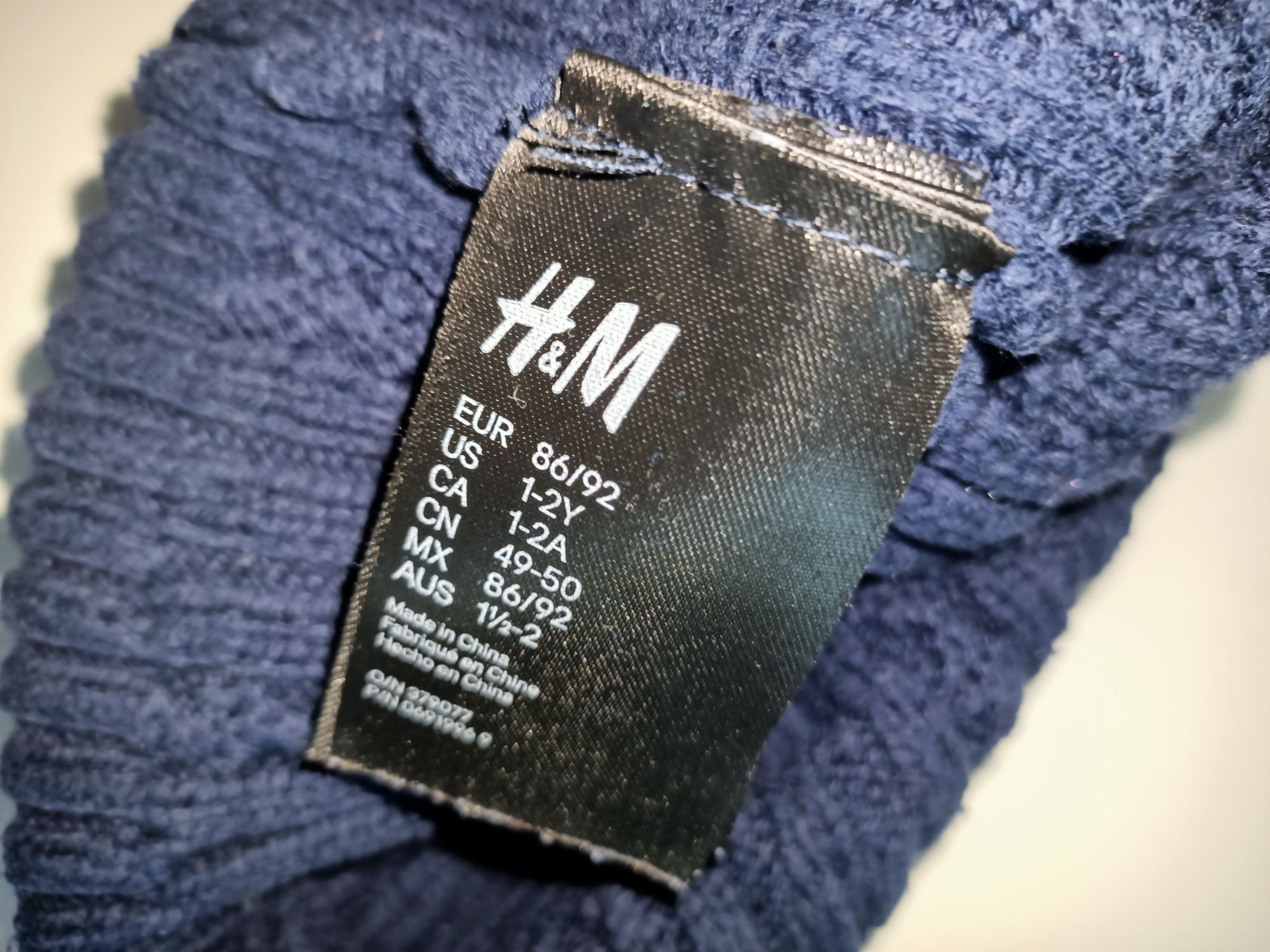 Czapka zimowa niemowlęca z pomponem ciepła dziecięca granatowa H&M 86