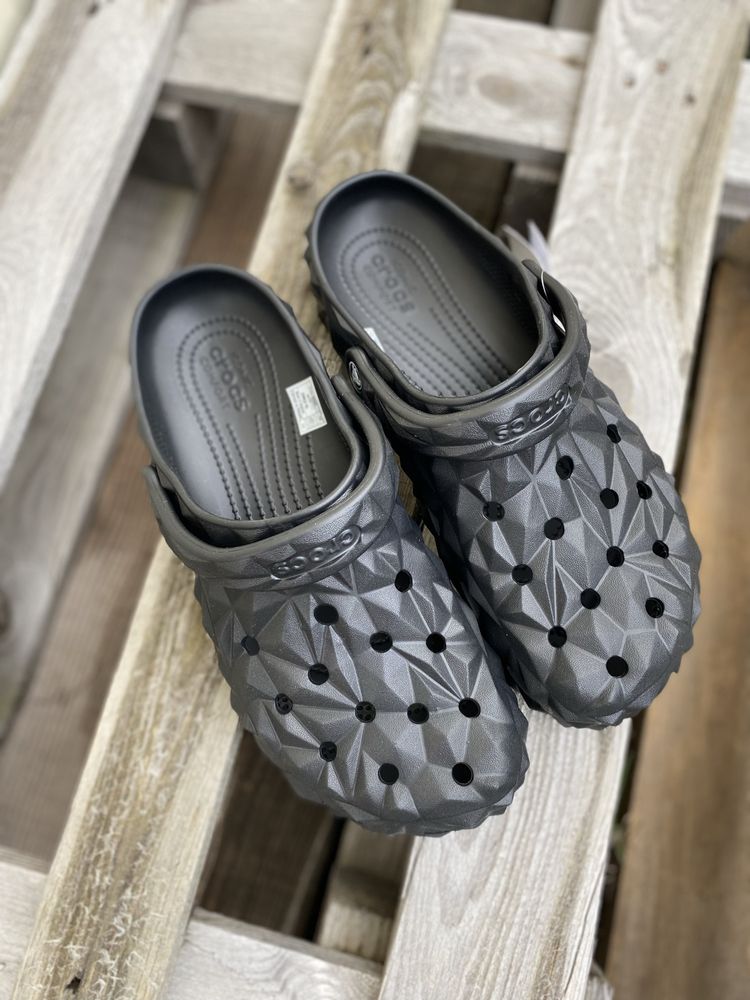Мужские Кроксы Crocs Classik geometric для Чоловіків та Жінок