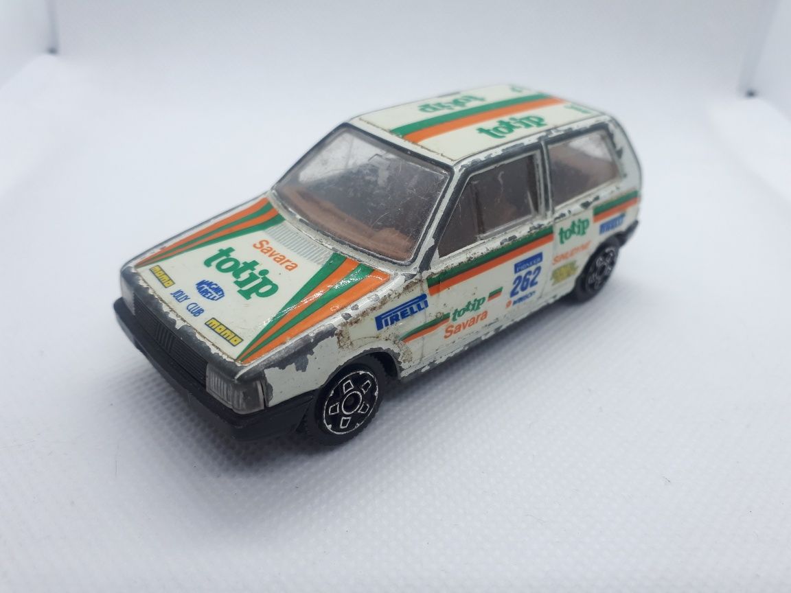 Fiat Uno Bburago 1:43