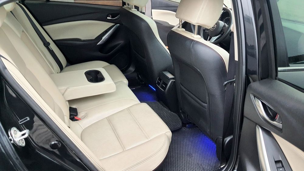 Mazda 6 2012 року
