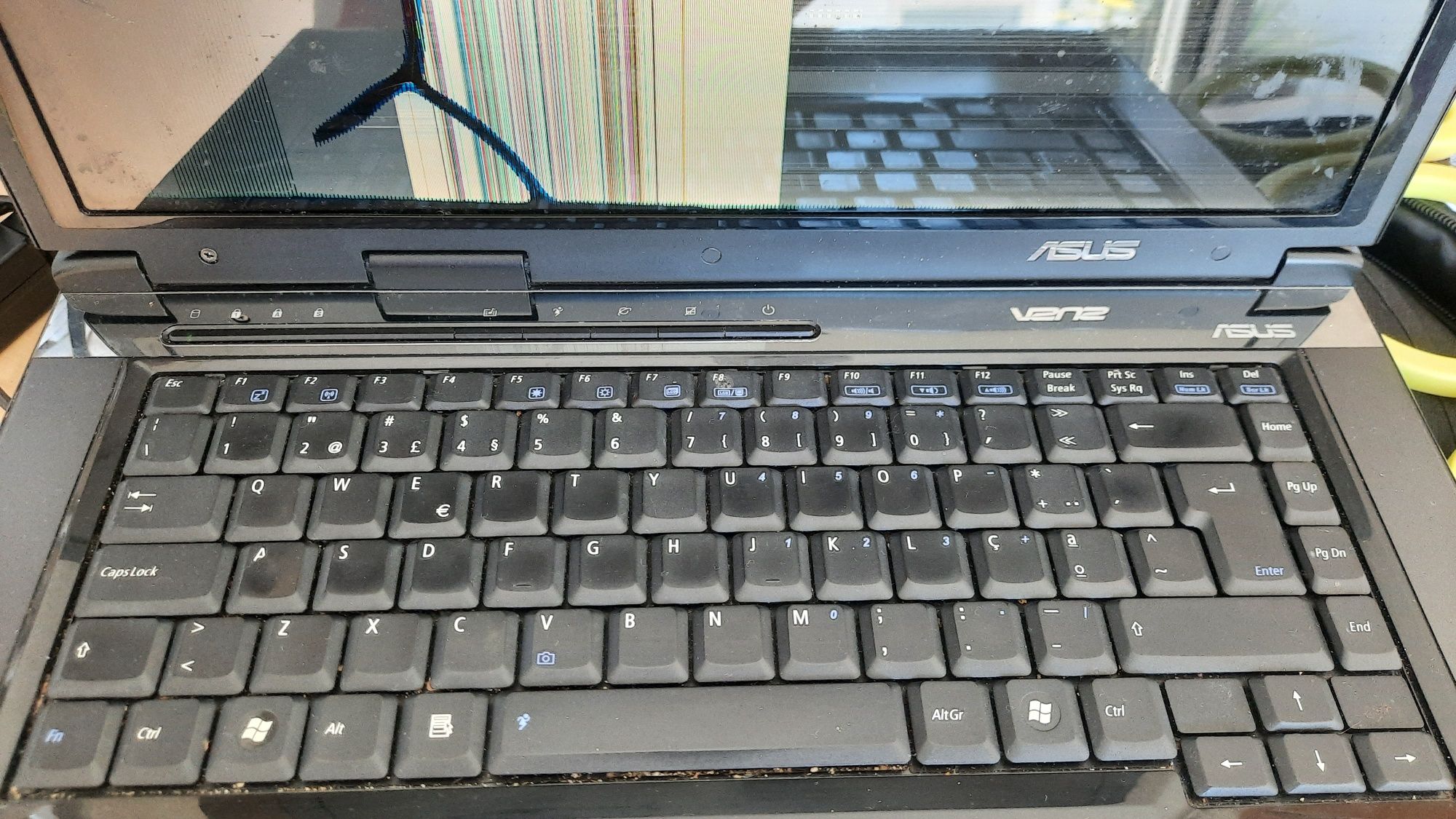 Computador ASUS ecrã estragado