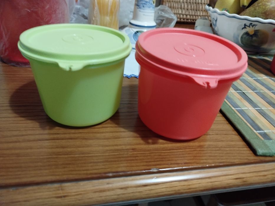 Artigo da Tupperware Novo diferentes