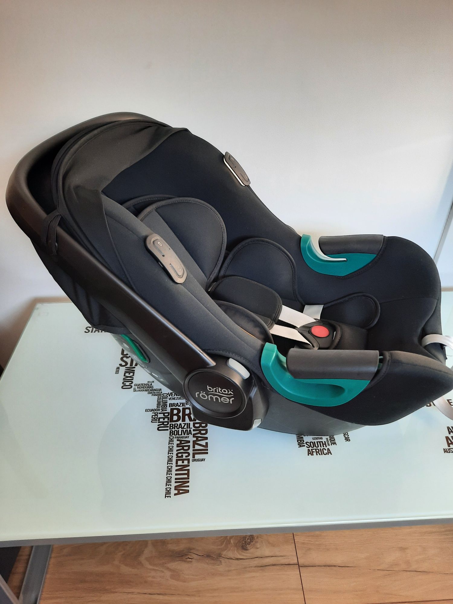 Britax Römer Baby-Safe 3 i-size. Stan idealny Bezwypadkowy Światełka