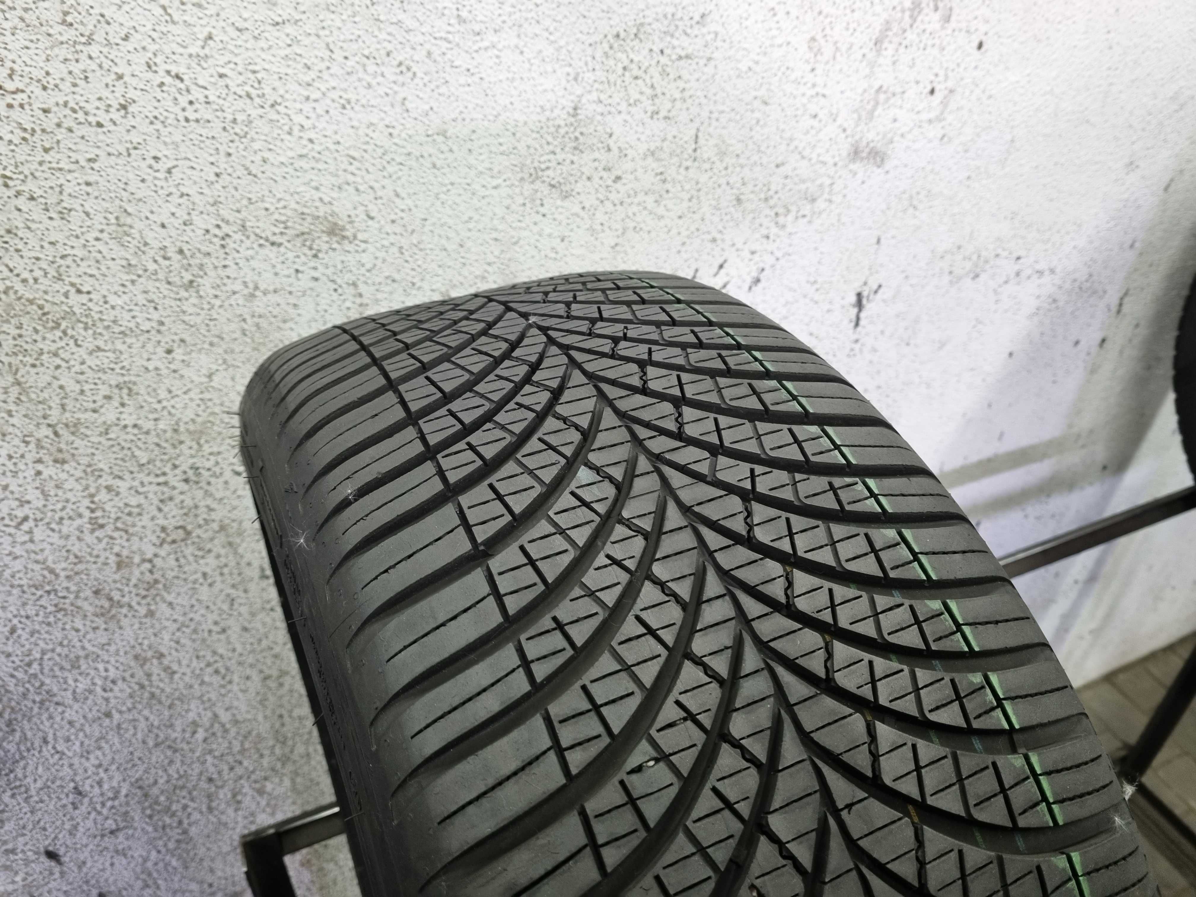 245/35/20 95W Goodyear Vector 4seasons Gen-3 D.1624