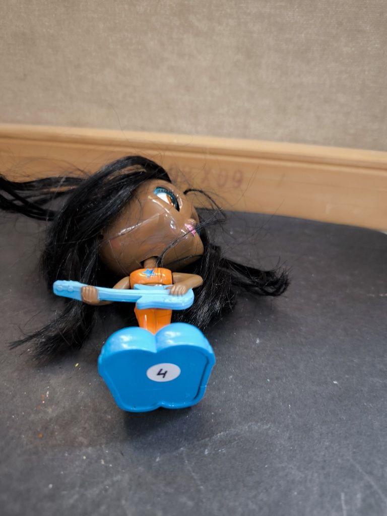 Vintage Diva Starz - Tia Doll Figure Wind-up Toy 2002