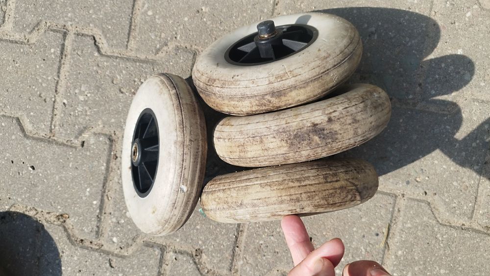 Kółka . koło od chodzika