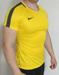 Nike футболка (розмір М)