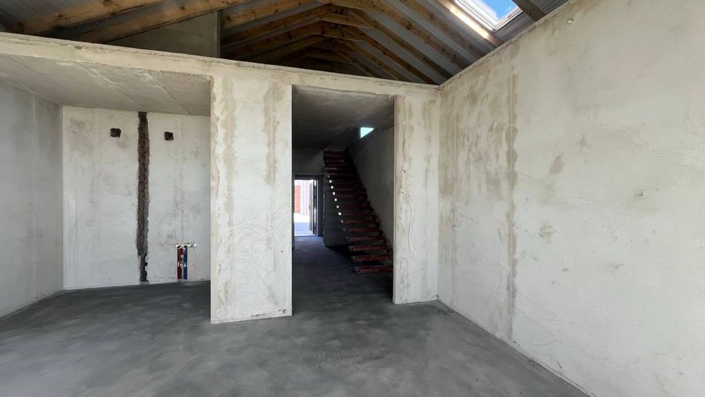 Продам затишний будинок з гаражем у масиві «Золотий», Обарів