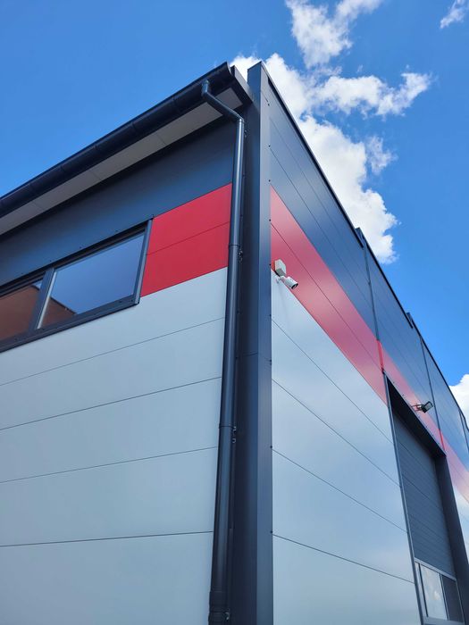 Budynek z płyty warstwowej magazyn garaż konstrukcja stalowa 12x25x4m