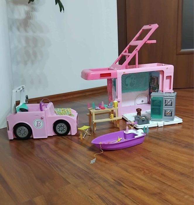 Duży kamper dla lalek barbie zabawka z akcesoriami