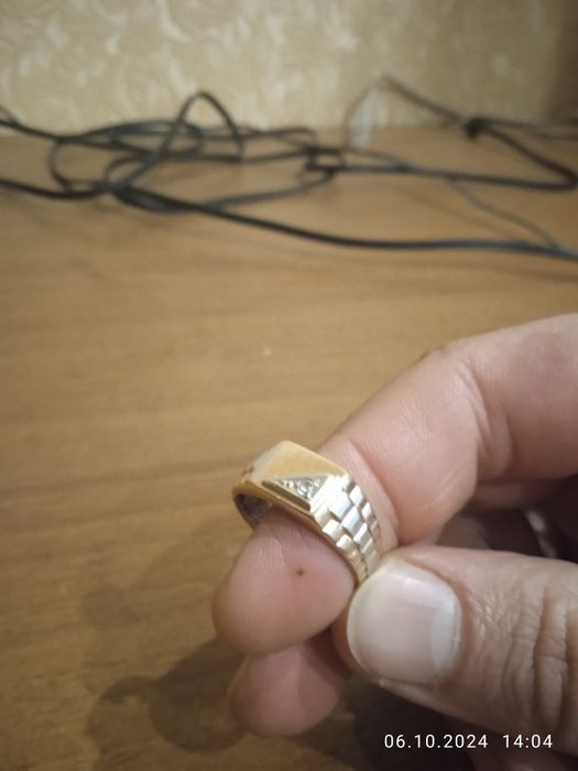 Перстень золотой 585' 5,2г 21р