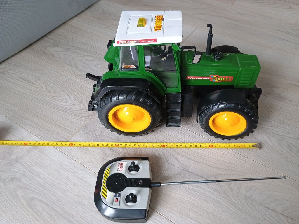 Traktor zdalnie sterowany