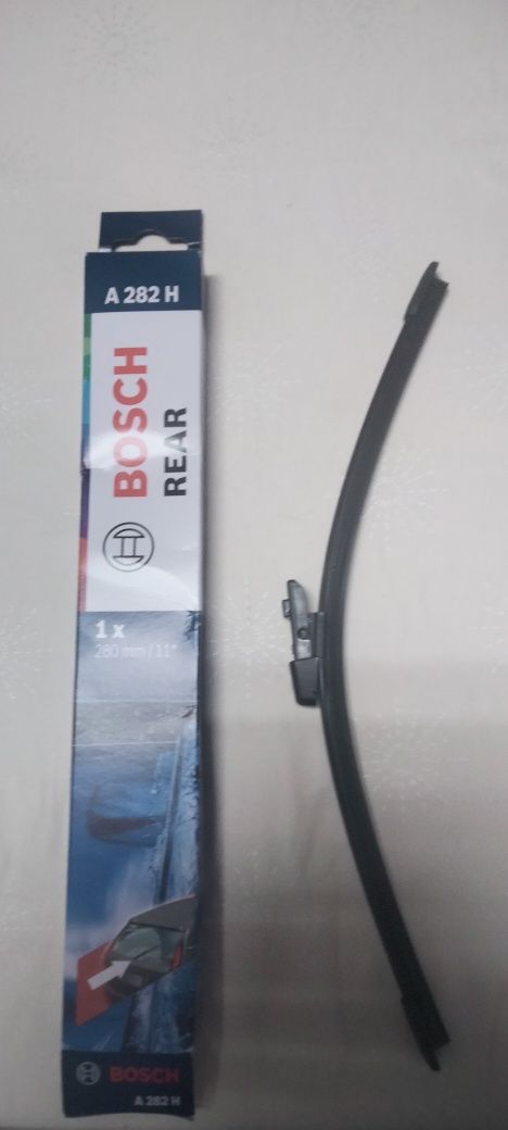 Escova traseira Bosh 33cm nova