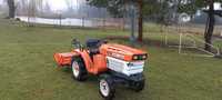 Traktor traktorek ogrodowy Kubota B1200 3cylindry 4x4