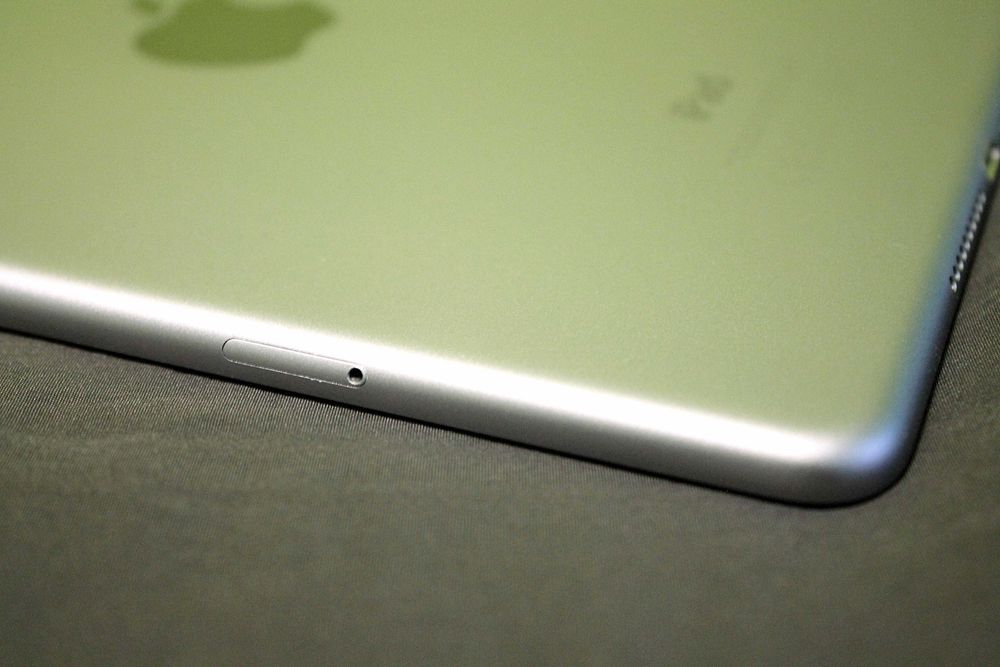 Планшет Apple iPad mini 4 - 32GB - 4G sim!