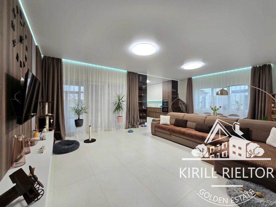 Продам дом с ремонтом и искусственным водопадом на участке S = 11 сот.