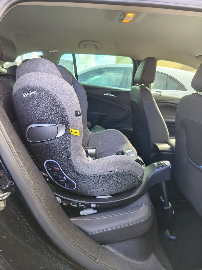 Cybex sirona z + base isofix