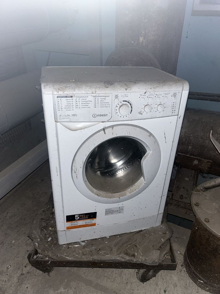 Пральна машина Indesit