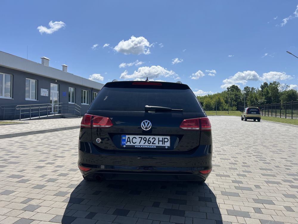 Продам автомобіль volkswagen golf 7