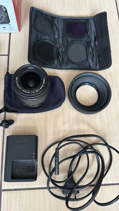 Цифровий фотоапарат Canon EOS 100D бу,стан відмінний