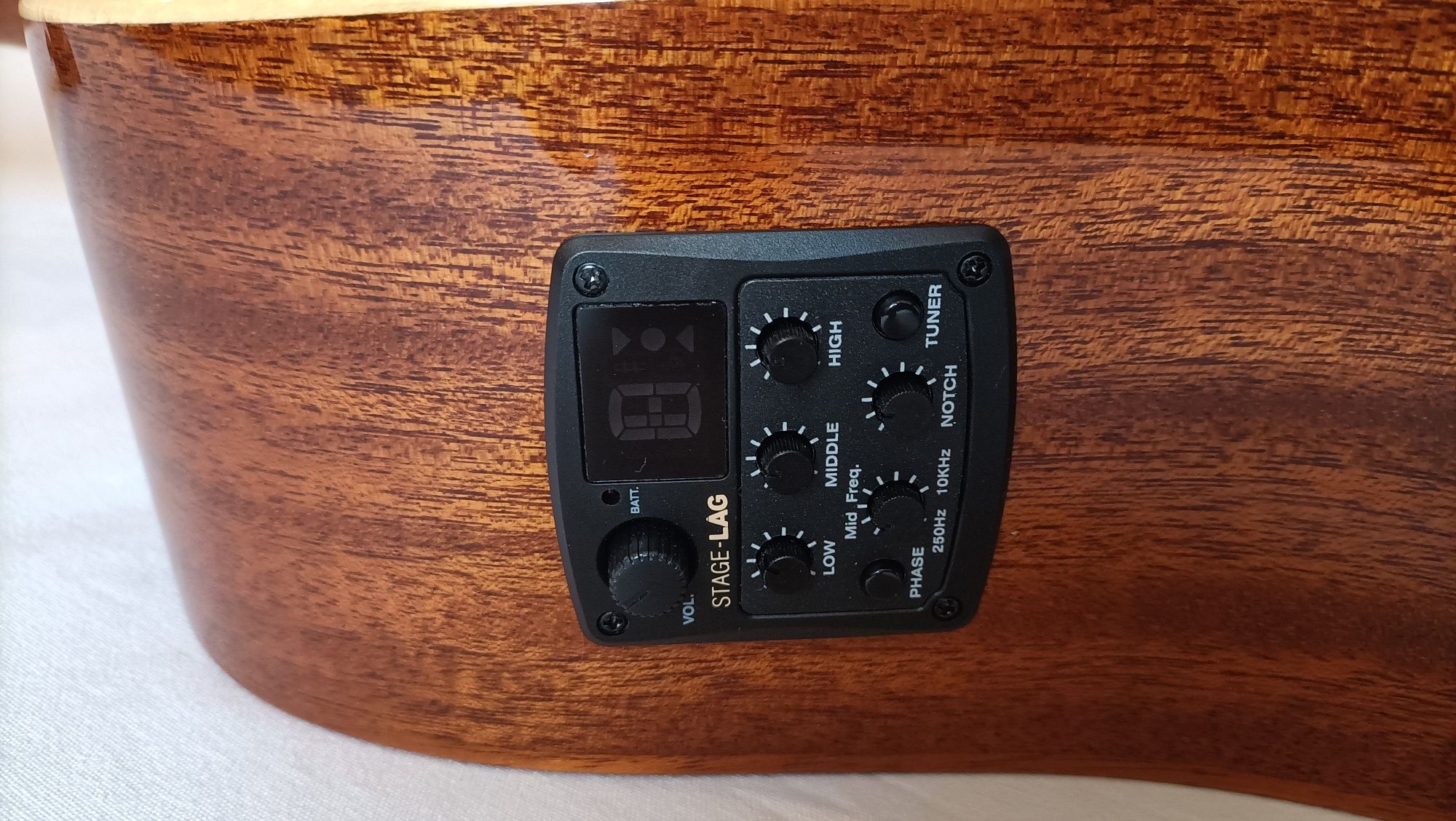 Guitarra Electroacustica Lag T88DCE Abeto Maciça. NOVA! A ESTREAR!!