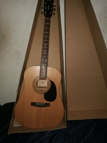 Yamaha F370 акустична гітара